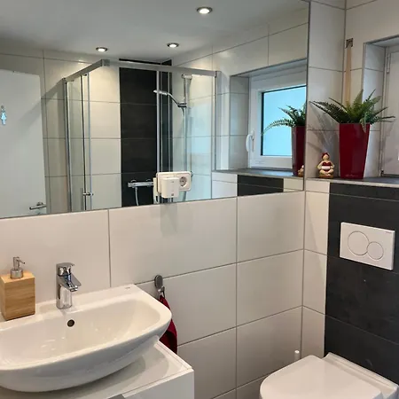 Appartement Haus Hutzelbuck In Idyllisch-gruener Lage Naehe An *