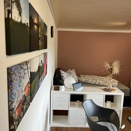 Haus Hutzelbuck In Idyllisch-gruener Lage Naehe An