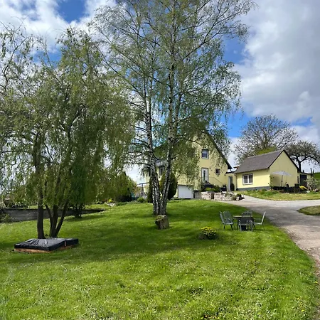 Haus Hutzelbuck In Idyllisch-gruener Lage Naehe An شقة أنسباخ