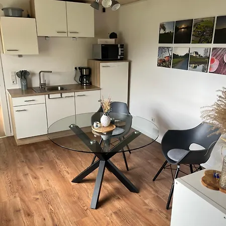 Haus Hutzelbuck In Idyllisch-gruener Lage Naehe An * أنسباخ
