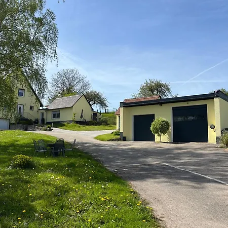 Haus Hutzelbuck In Idyllisch-gruener Lage Naehe An شقة