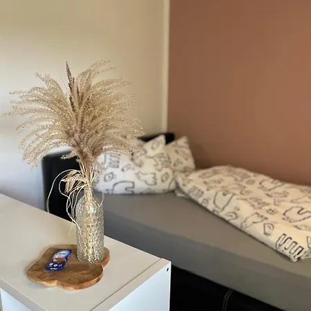 Haus Hutzelbuck In Idyllisch-gruener Lage Naehe An شقة
