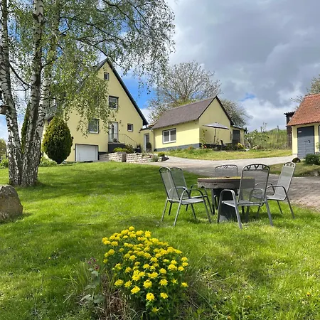 Haus Hutzelbuck In Idyllisch-gruener Lage Naehe An Ansbach
