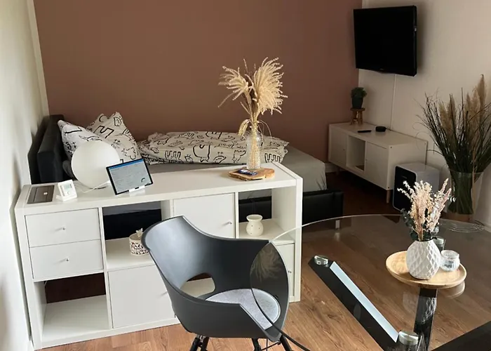 Haus Hutzelbuck In Idyllisch-gruener Lage Naehe An * アンスバッハ