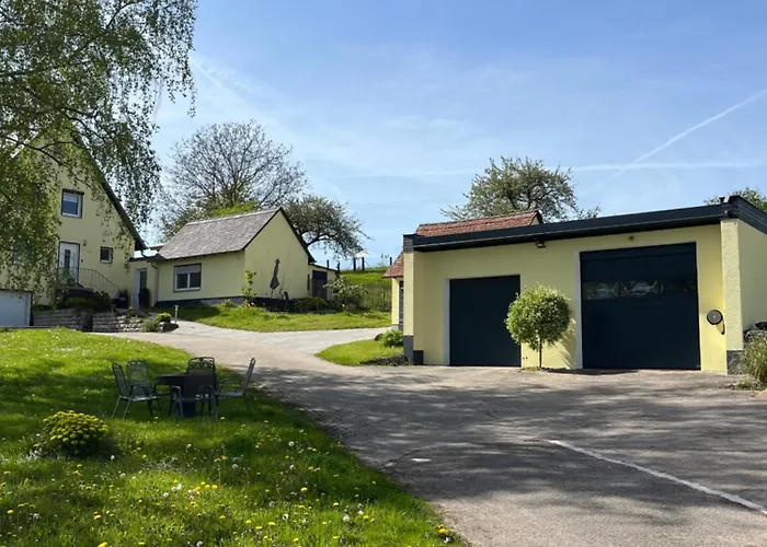 Haus Hutzelbuck In Idyllisch-gruener Lage Naehe An アパート