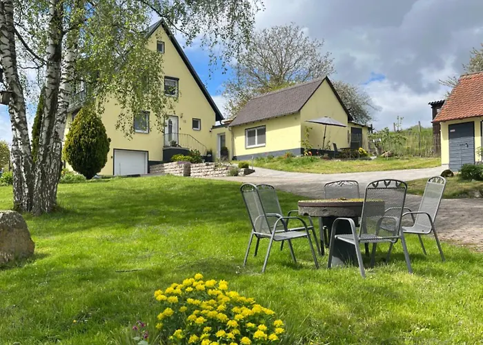 Haus Hutzelbuck In Idyllisch-gruener Lage Naehe An アンスバッハ